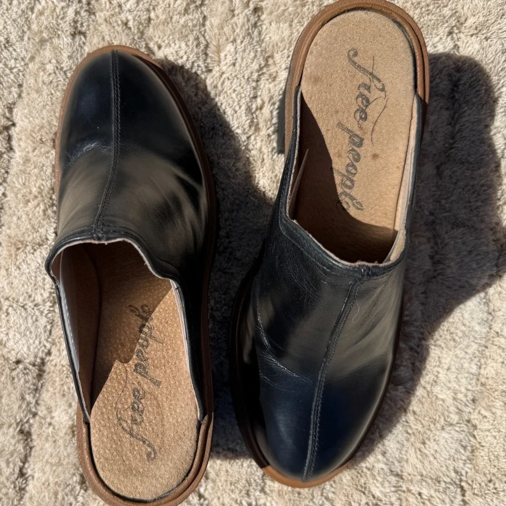 Free People Black Leather Platform Lug Sole Block Heel Mules Clogs Spain 8.5